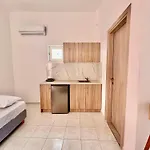Fardini Seaside בית הארחה 3*