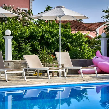 Fardini Seaside Pensjonat Kávos